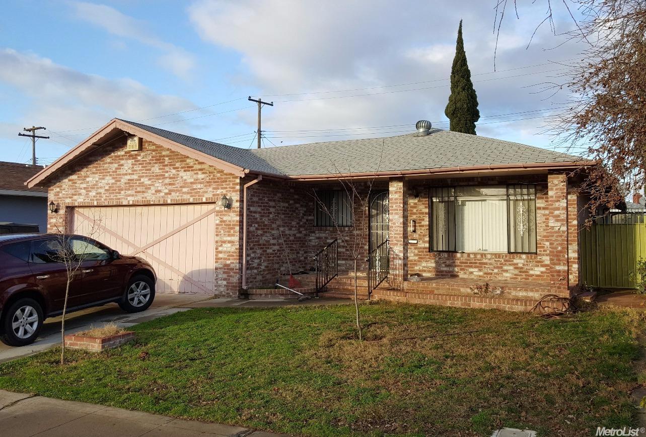 341 1st St, Lodi, CA 95240 photo 1
