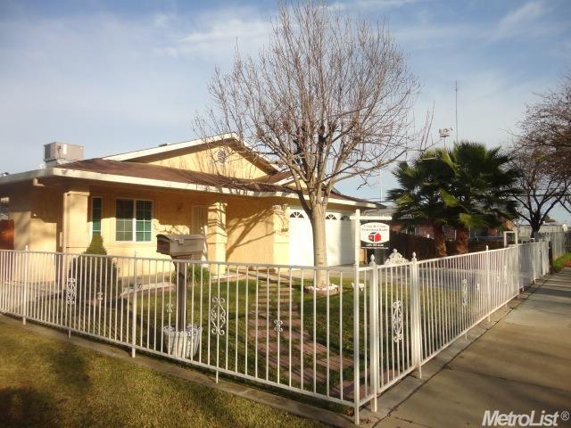 521 W 9th St, Merced, CA 95341 photo 2