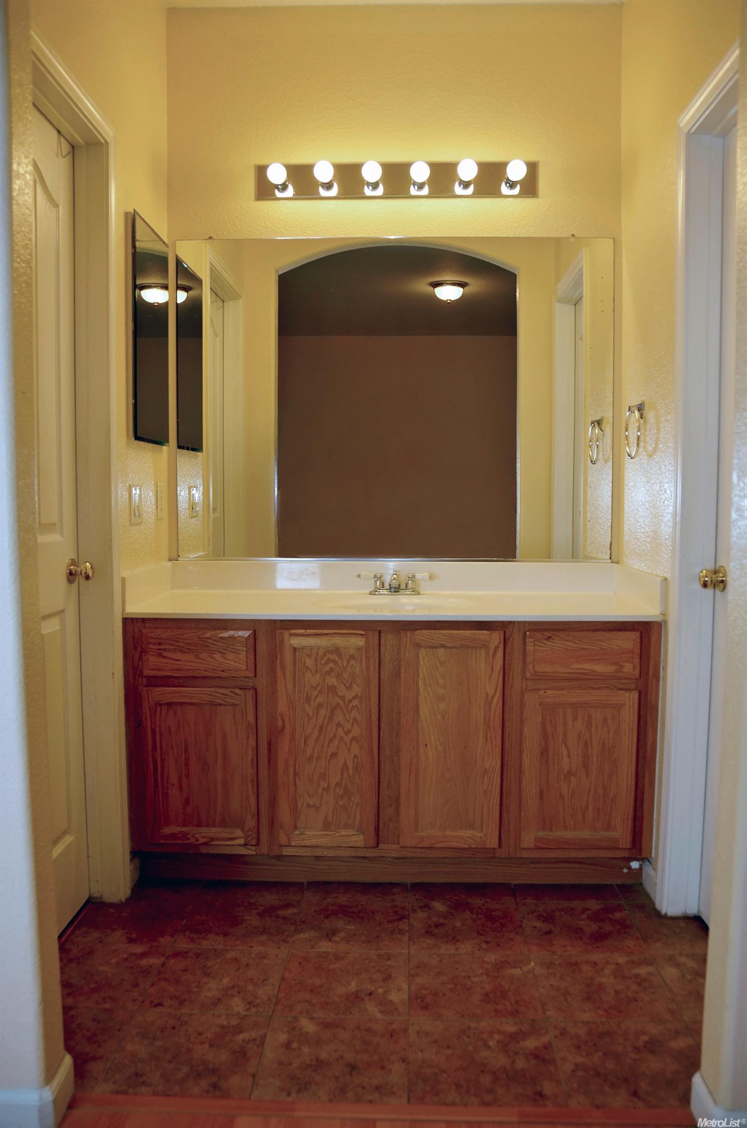 8221 Windmill Oaks Pl, Antelope, CA 95843 photo 17