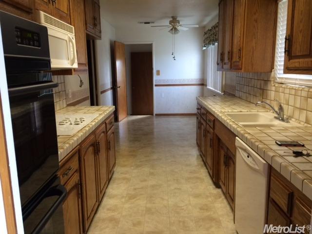 778 Bent Rd, Modesto, CA 95357 photo 3