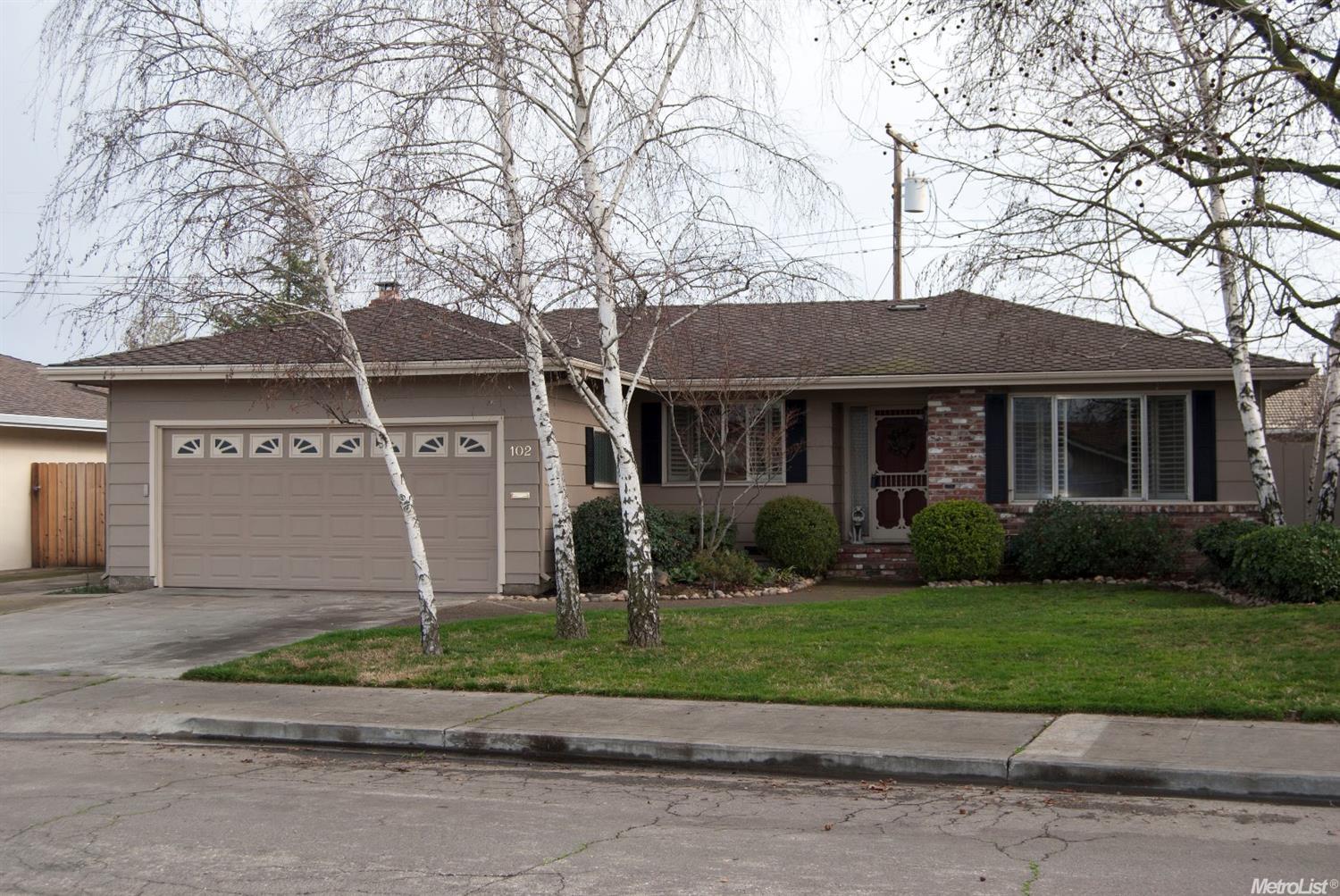 102 Benson Dr, Lodi, CA 95242 photo 1
