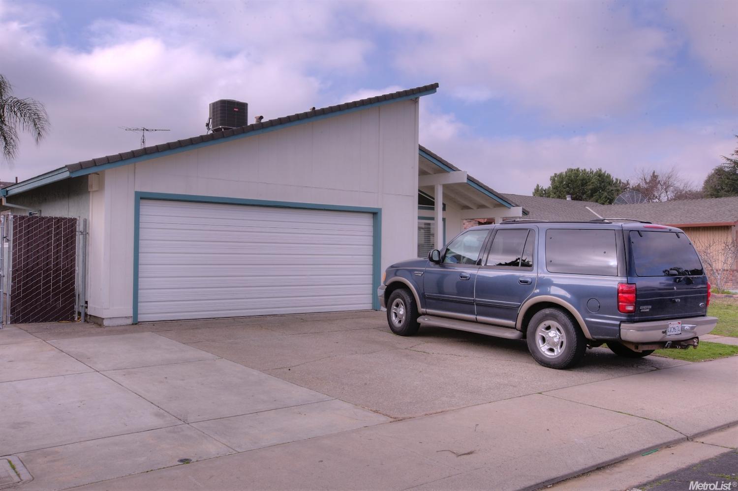 667 Alpine Ave, Manteca, CA 95336 photo 2
