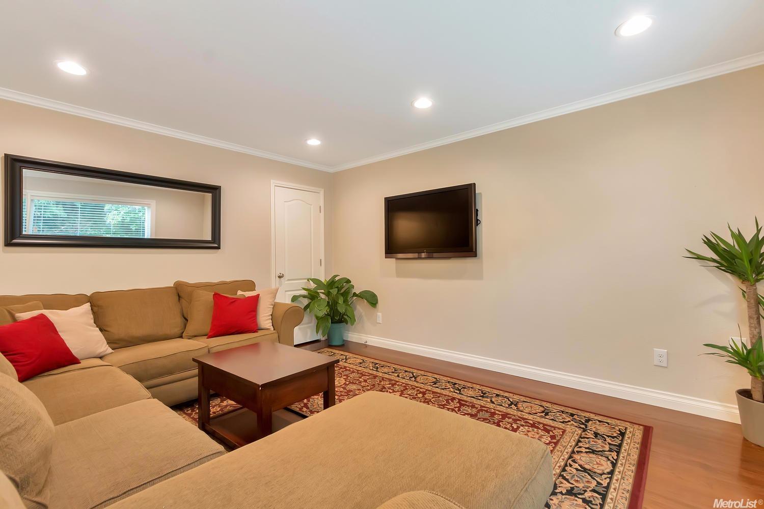 1405 Birch Ln, Davis, CA 95618 photo 4