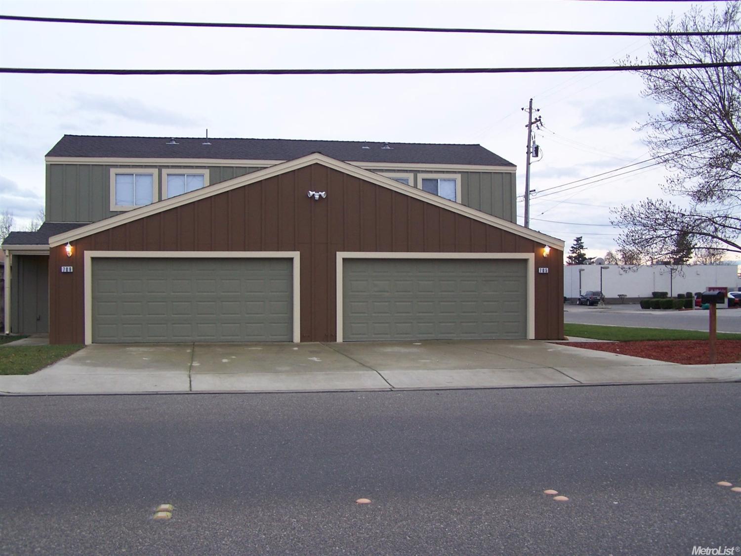 705 E St, Oakdale, CA 95361 photo 1