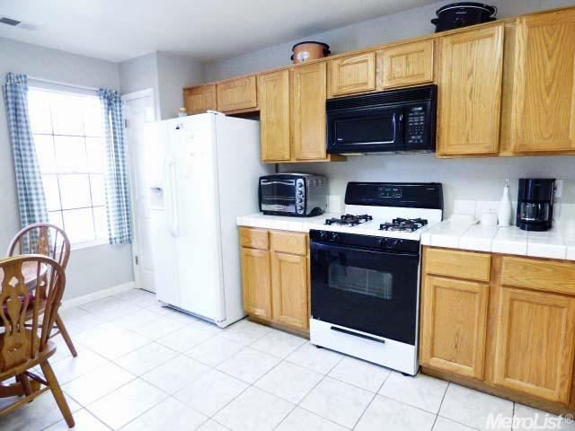 438 Osprey Dr, Patterson, CA 95363 photo 2