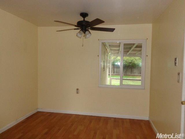 1410 Schulenberg Ave, Modesto, CA 95350 photo 4