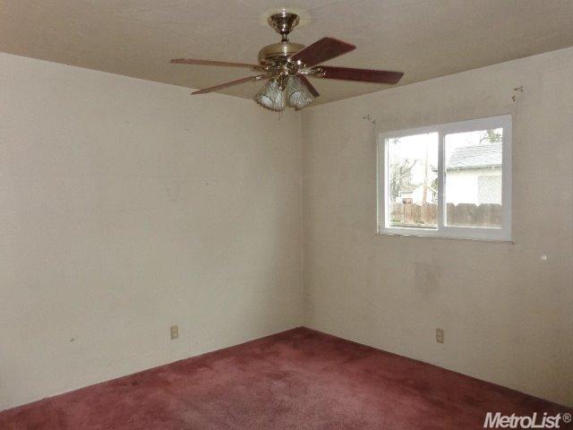 1410 Schulenberg Ave, Modesto, CA 95350 photo 9