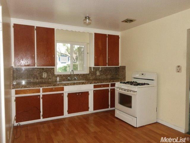 1410 Schulenberg Ave, Modesto, CA 95350 photo 3