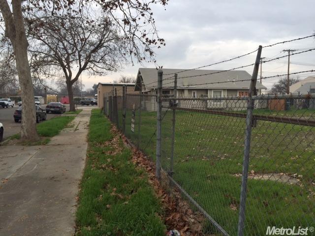 114 Laurel St, Modesto, CA 95354 photo 1