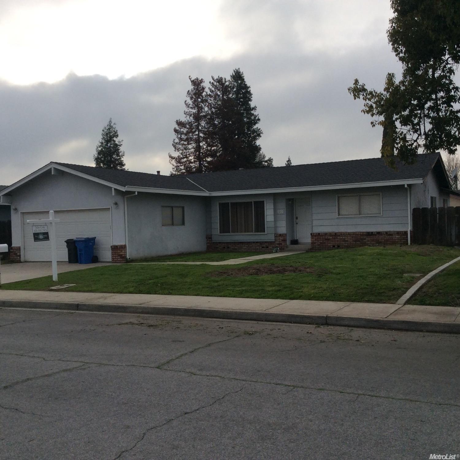 2417 Murray, Turlock, CA 95382 photo 1