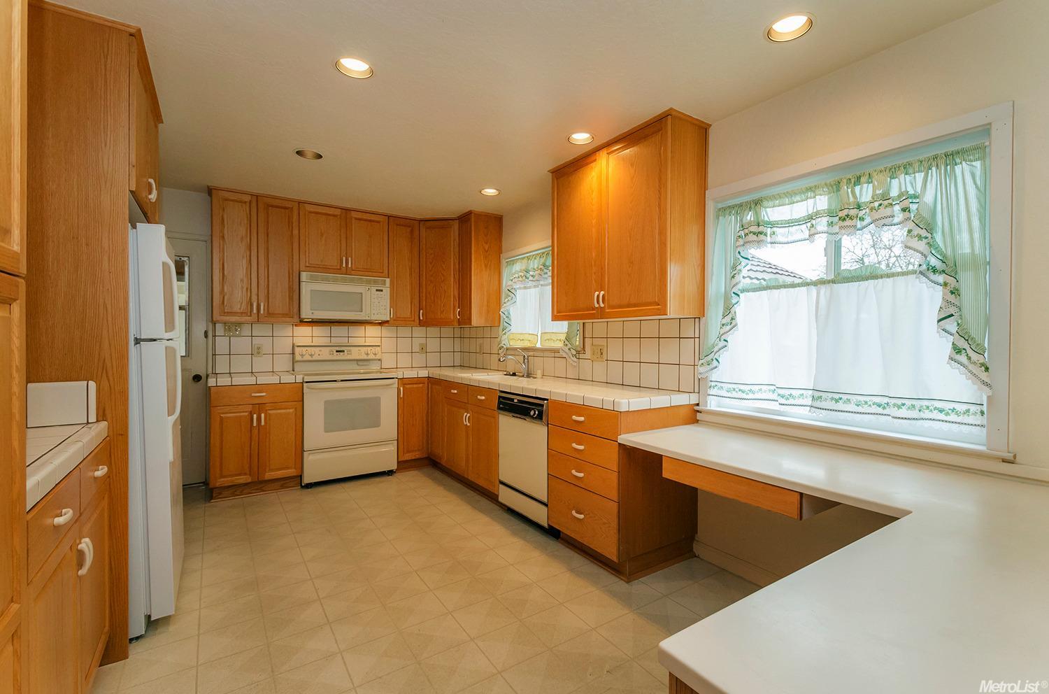 4001 Linus Way, Carmichael, CA 95608 photo 2