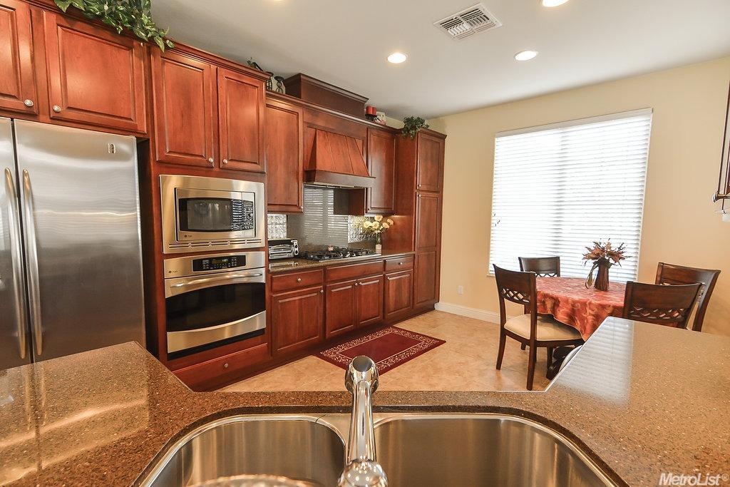 2244 Bellchase Dr, Manteca, CA 95336 photo 3