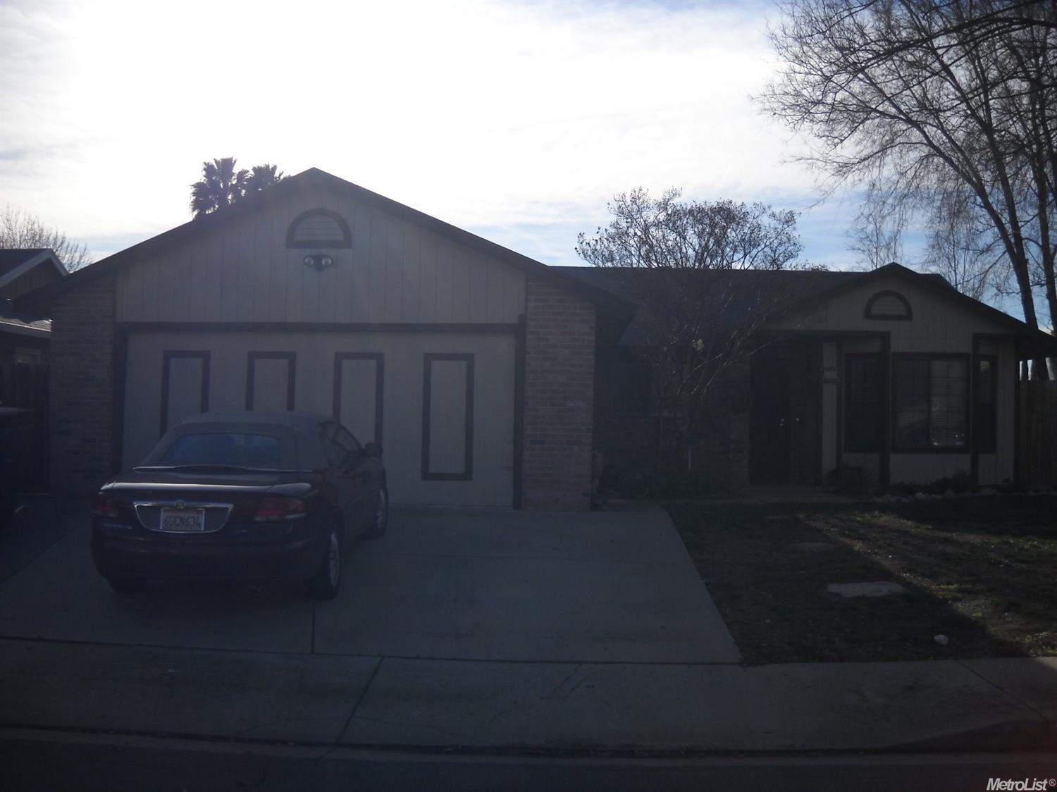 225 Tyler St, Patterson, CA 95363 photo 1