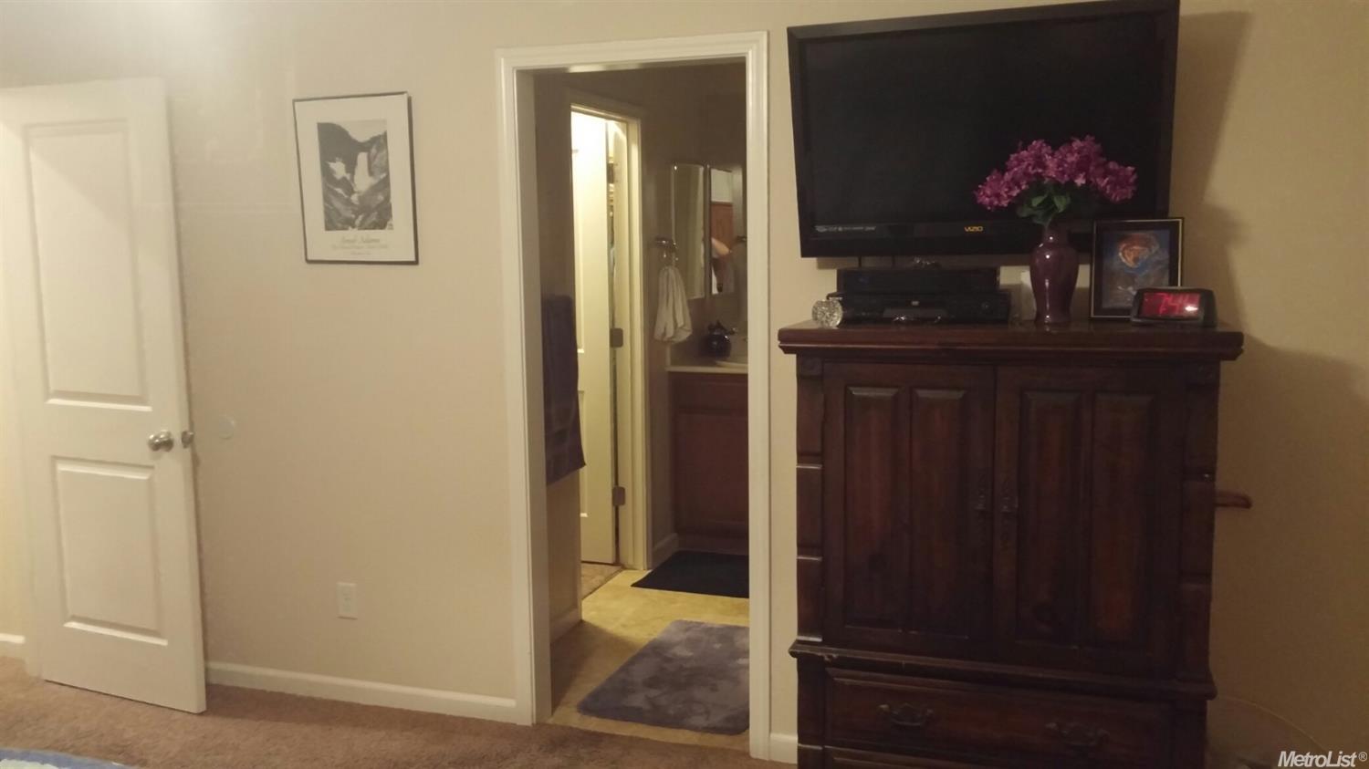 1053 Alba St, Manteca, CA 95337 photo 8
