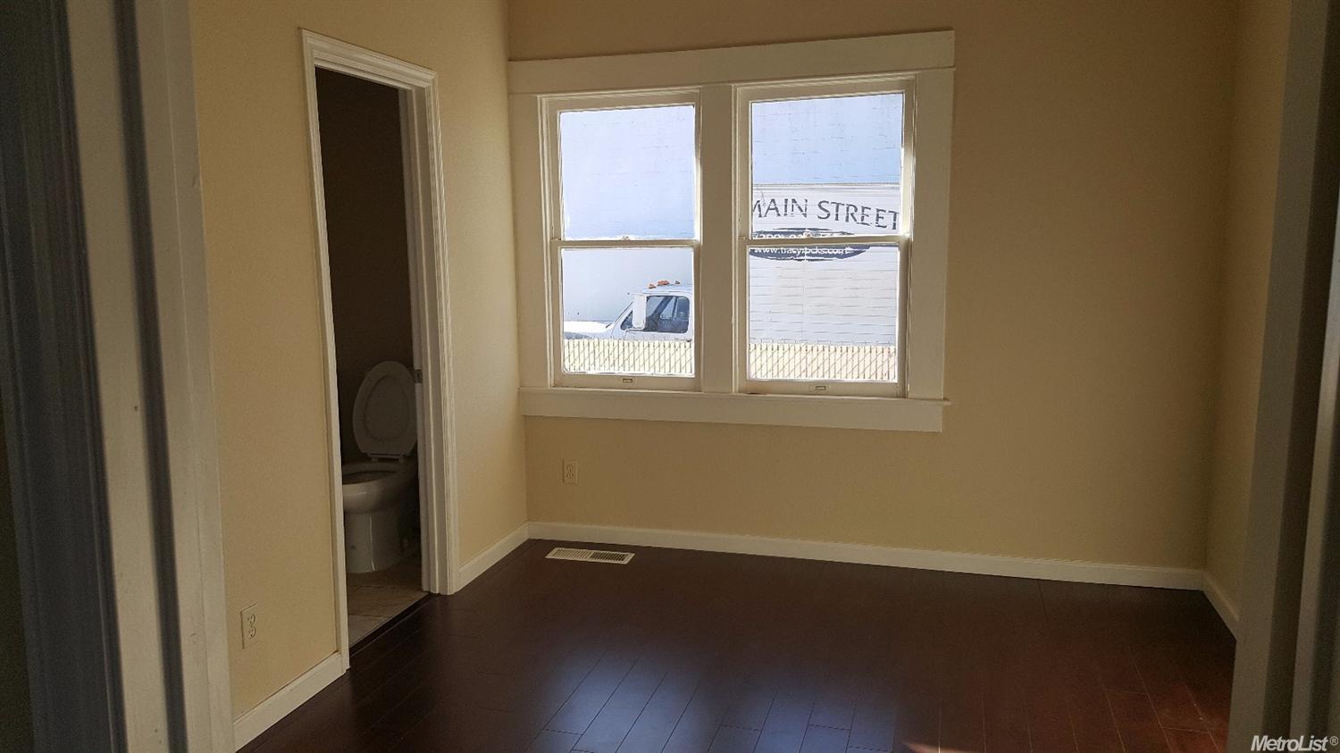 151 E 10th St, Tracy, CA 95376 photo 8