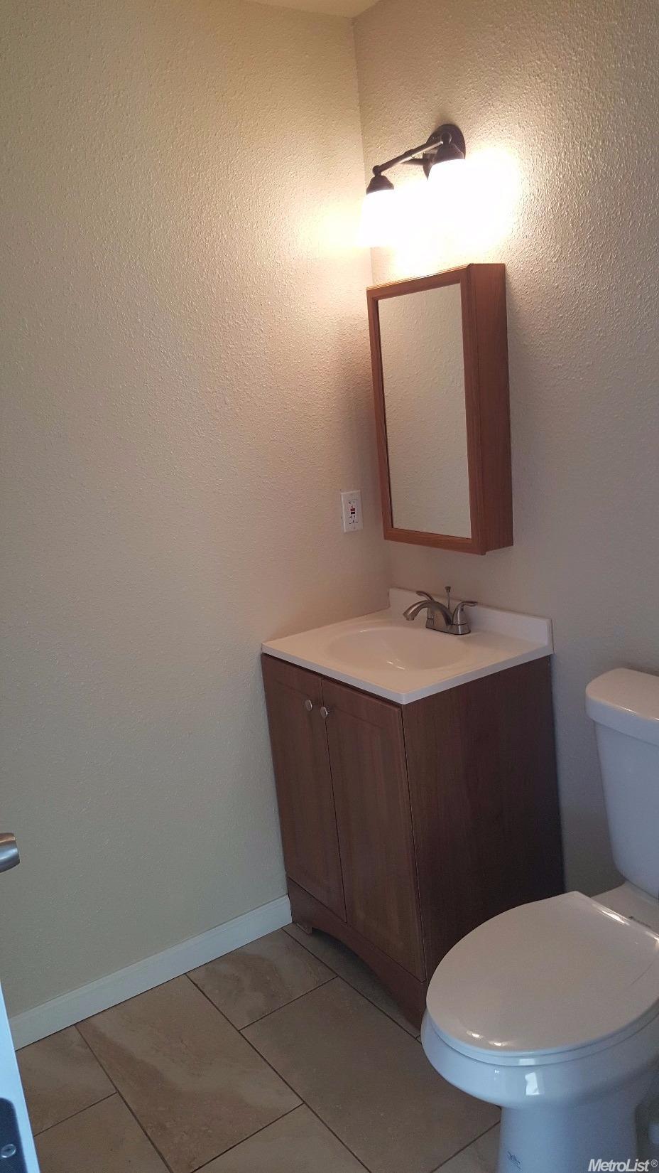 151 E 10th St, Tracy, CA 95376 photo 5