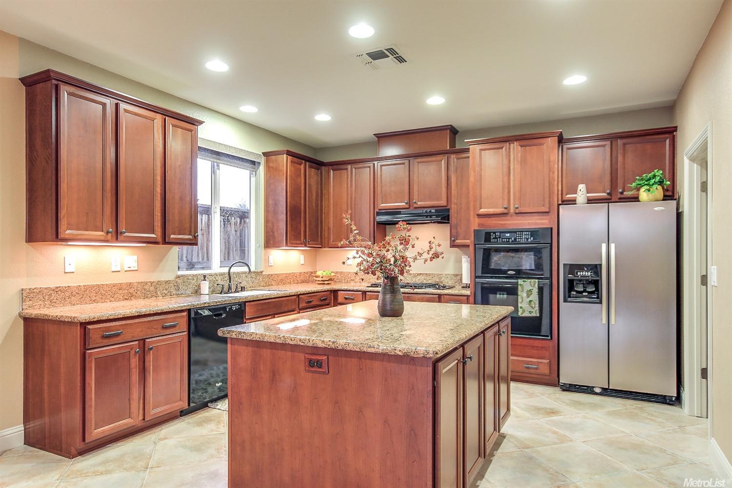 1677 Abilene Cir, Rocklin, CA 95765 photo 2