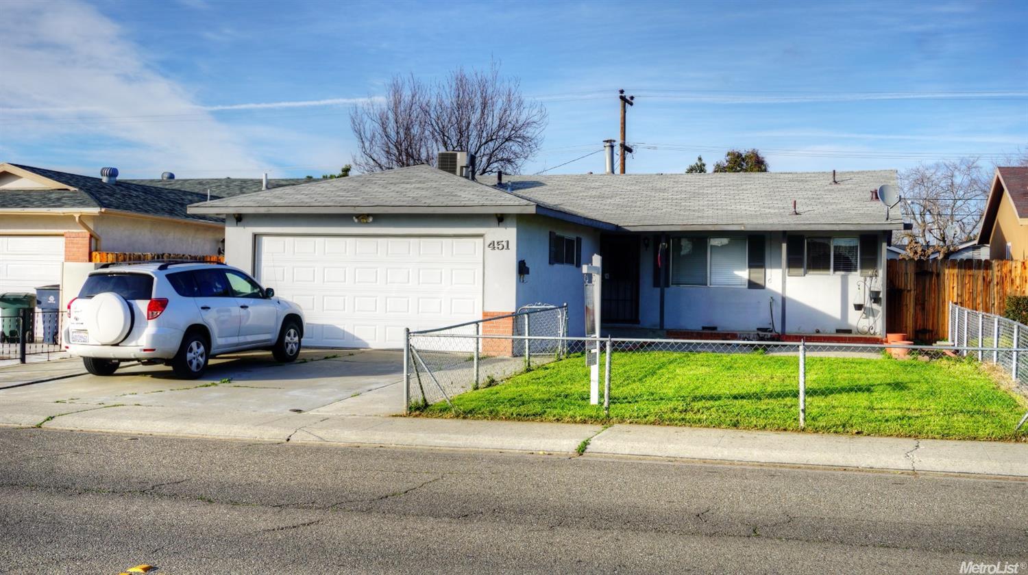 451 W Kavanagh, Tracy, CA 95376 photo 1