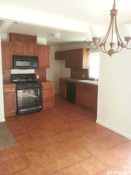 224 Kelley St, Modesto, CA 95354 photo 8