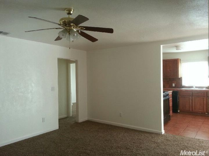 224 Kelley St, Modesto, CA 95354 photo 4