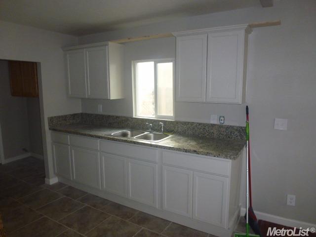 120 Pleasant St, Modesto, CA 95354 photo 3