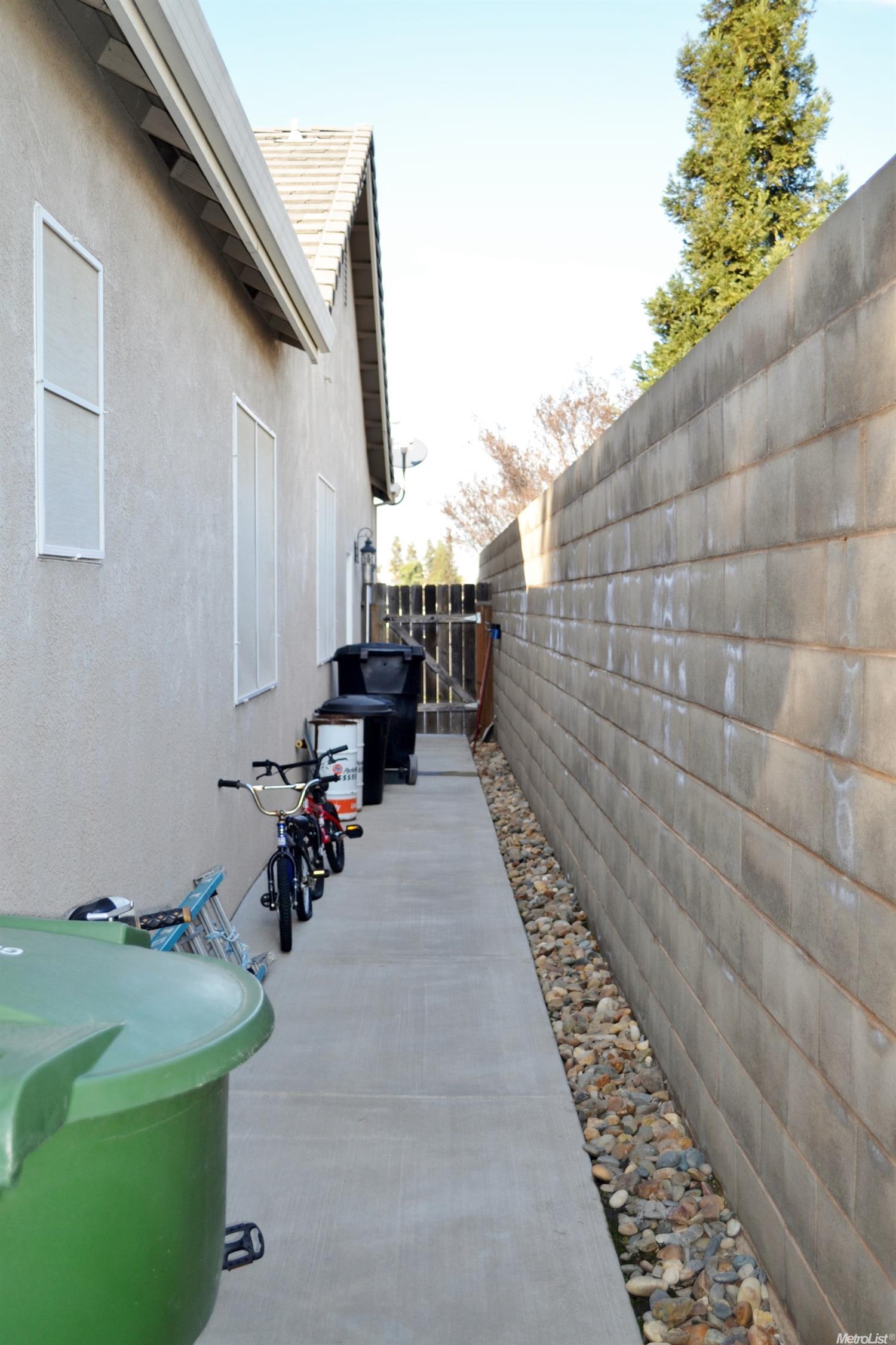 384 Mount Airy Ct, Ripon, CA 95366 photo 20