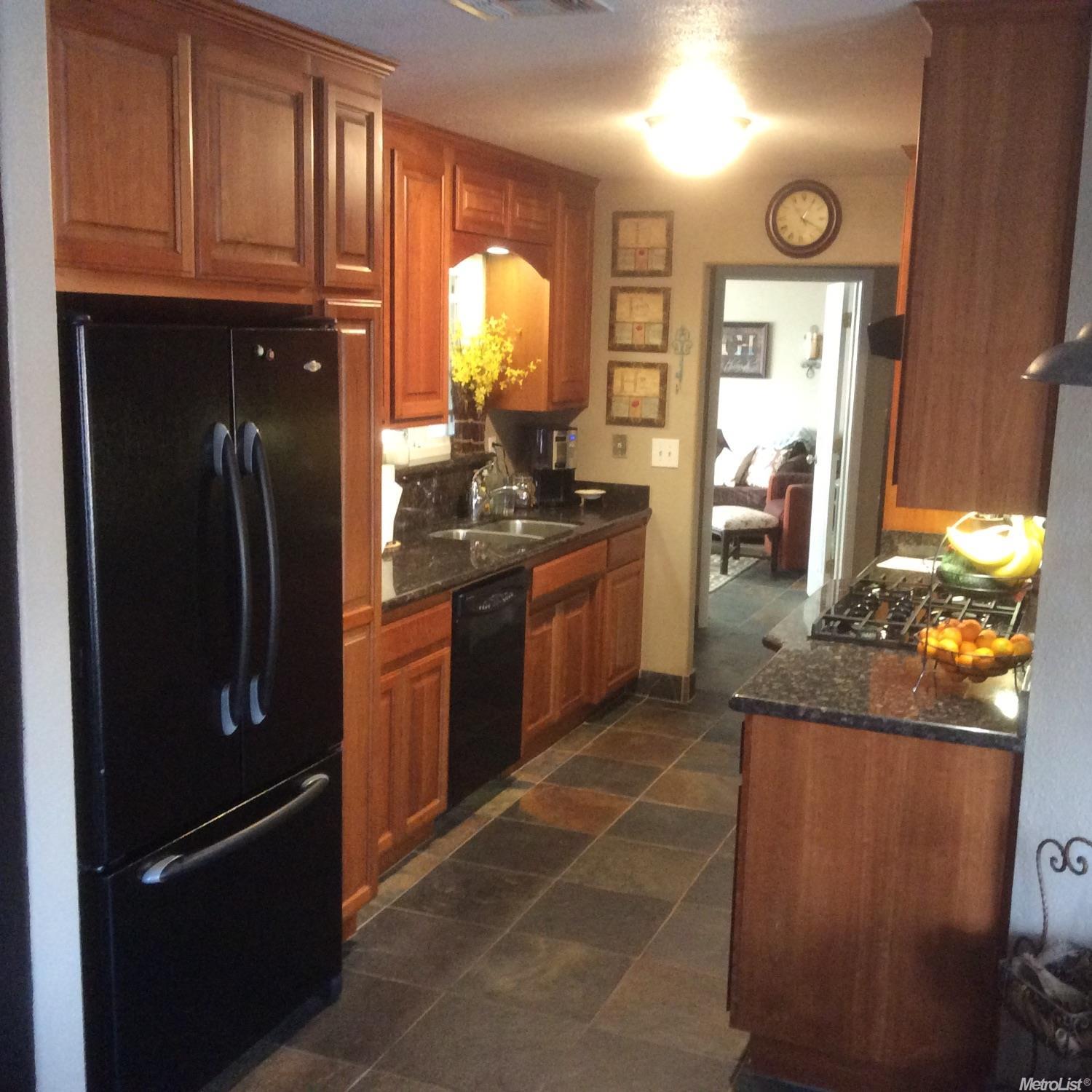 3624 Mohawk Ln, Modesto, CA 95356 photo 4