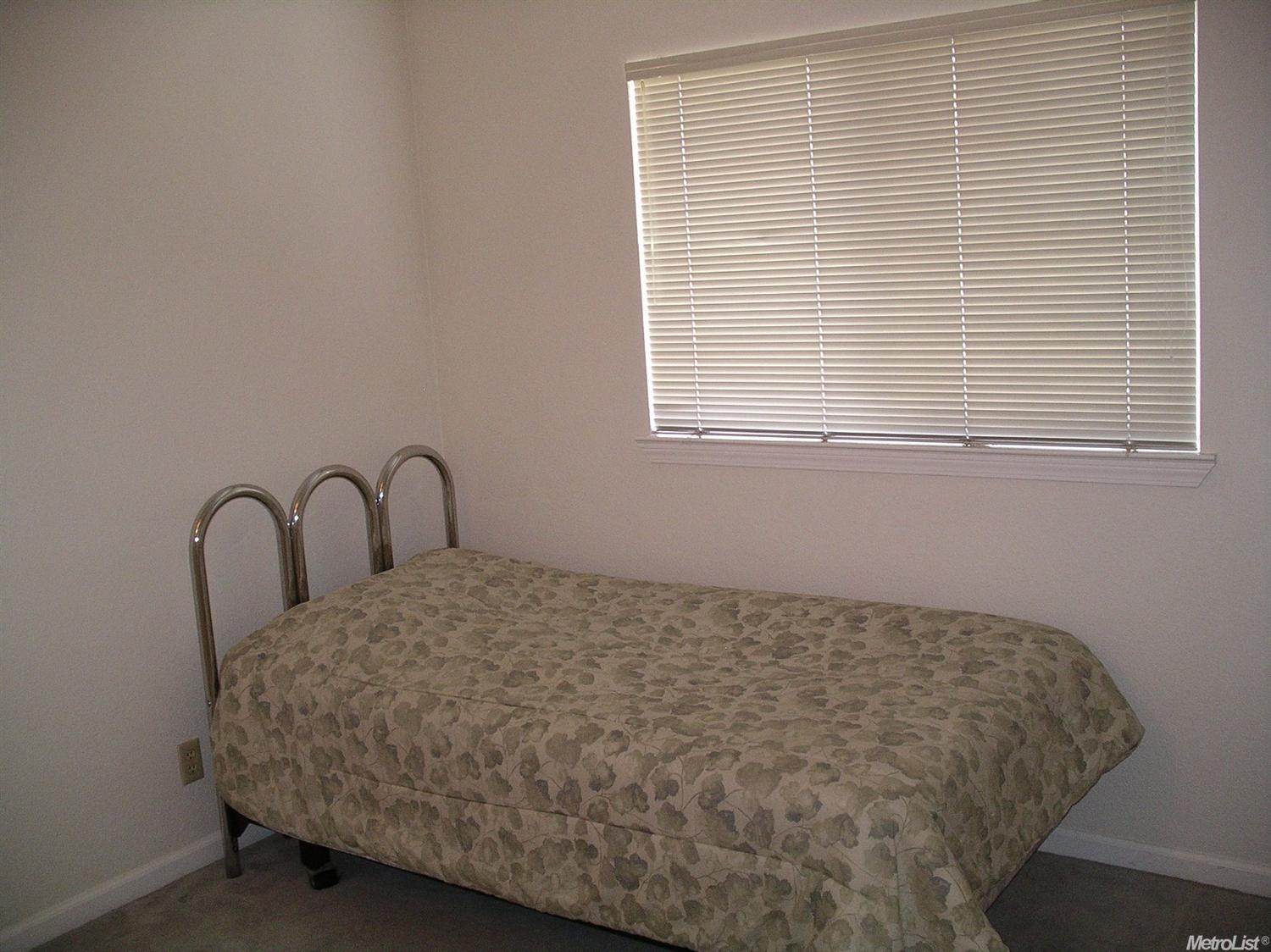 3925 Cyrus Ln, Carmichael, CA 95608 photo 17