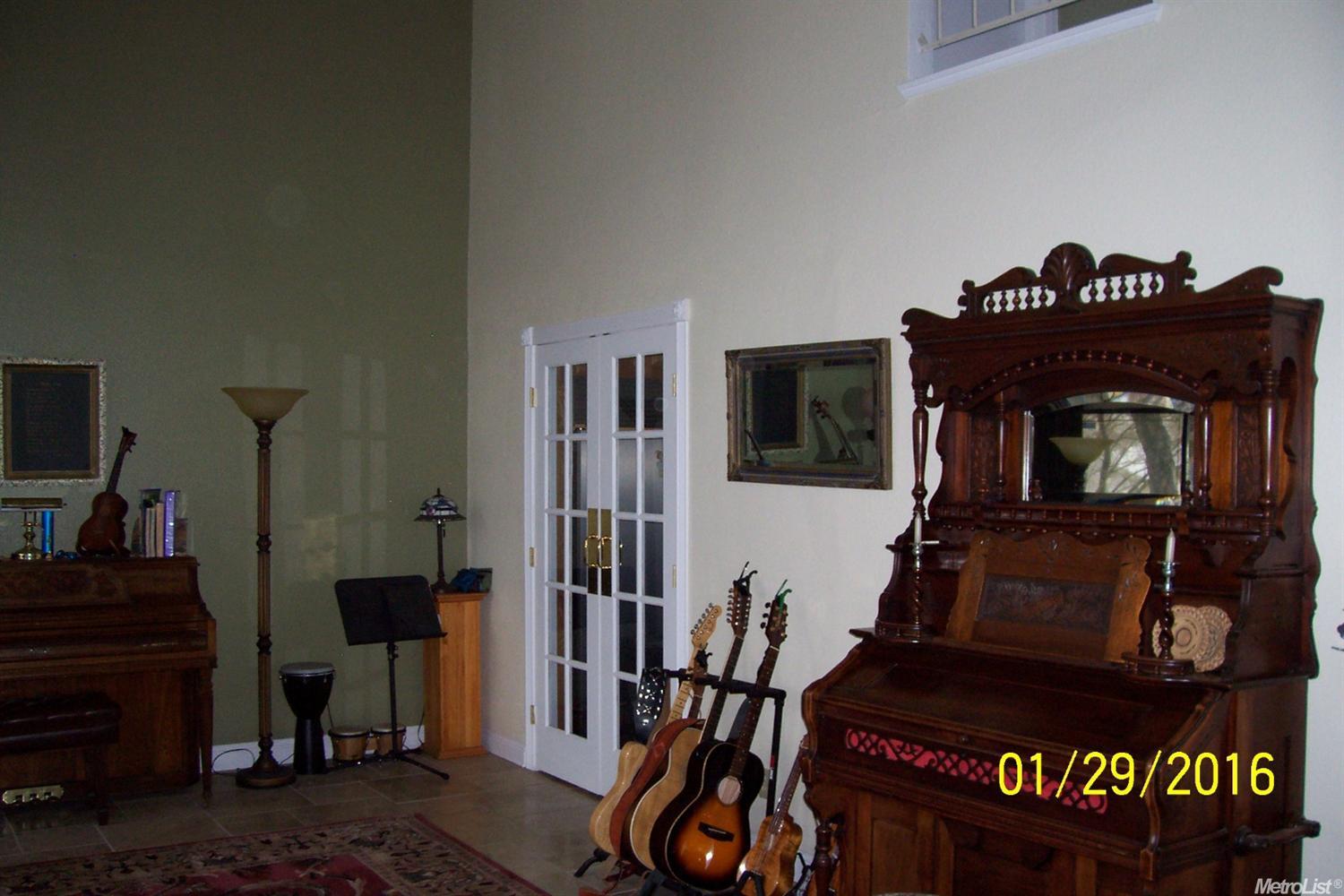 509 Nancy Dr, Ripon, CA 95366 photo 3