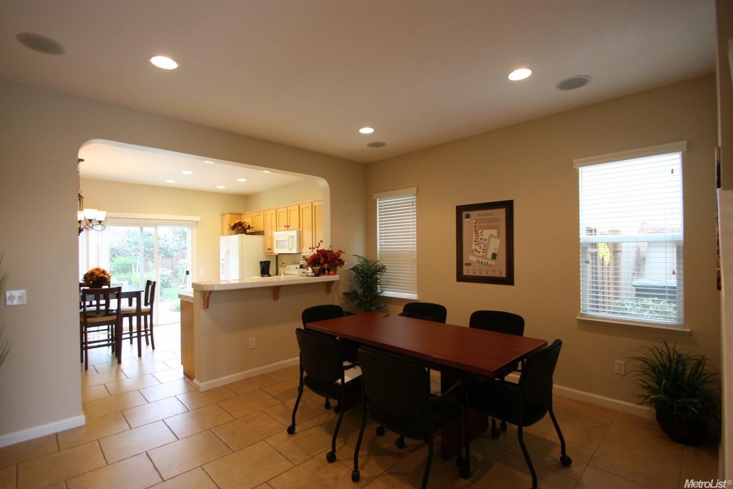 2721 Tapestry St, Manteca, CA 95337 photo 2