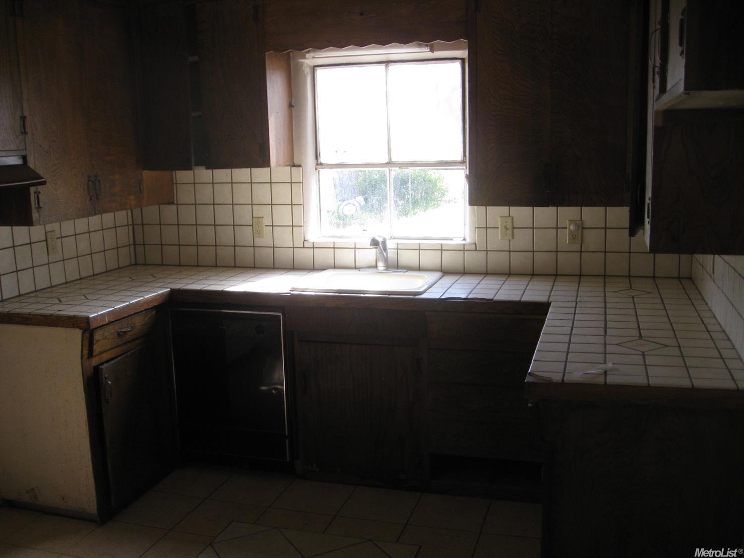 808 Elm Ave, Modesto, CA 95351 photo 2