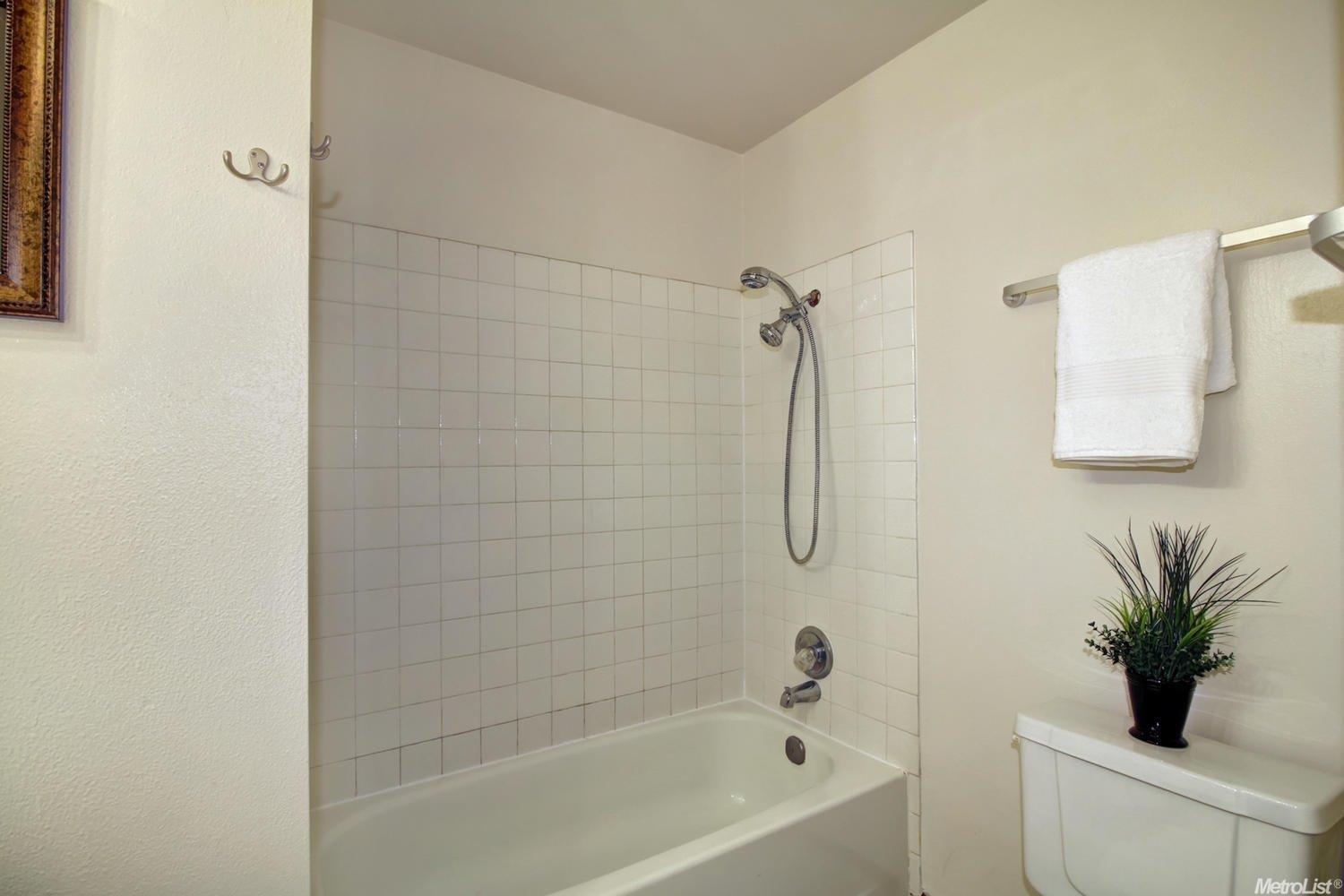 2116 Regis Dr, Davis, CA 95618 photo 15