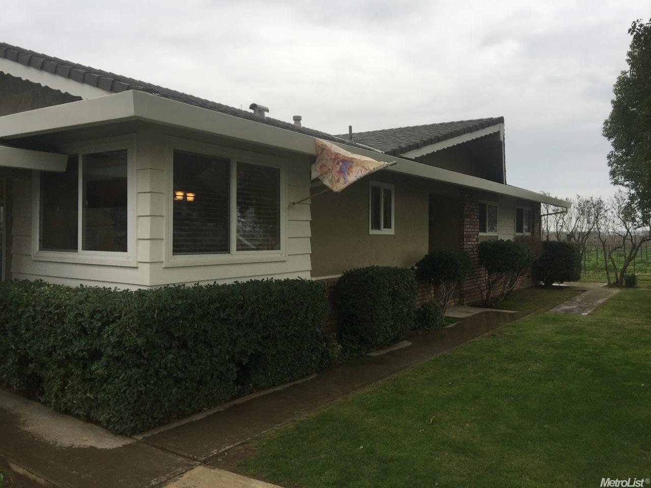 6379 E Jahant Rd, Acampo, CA 95220 photo 2