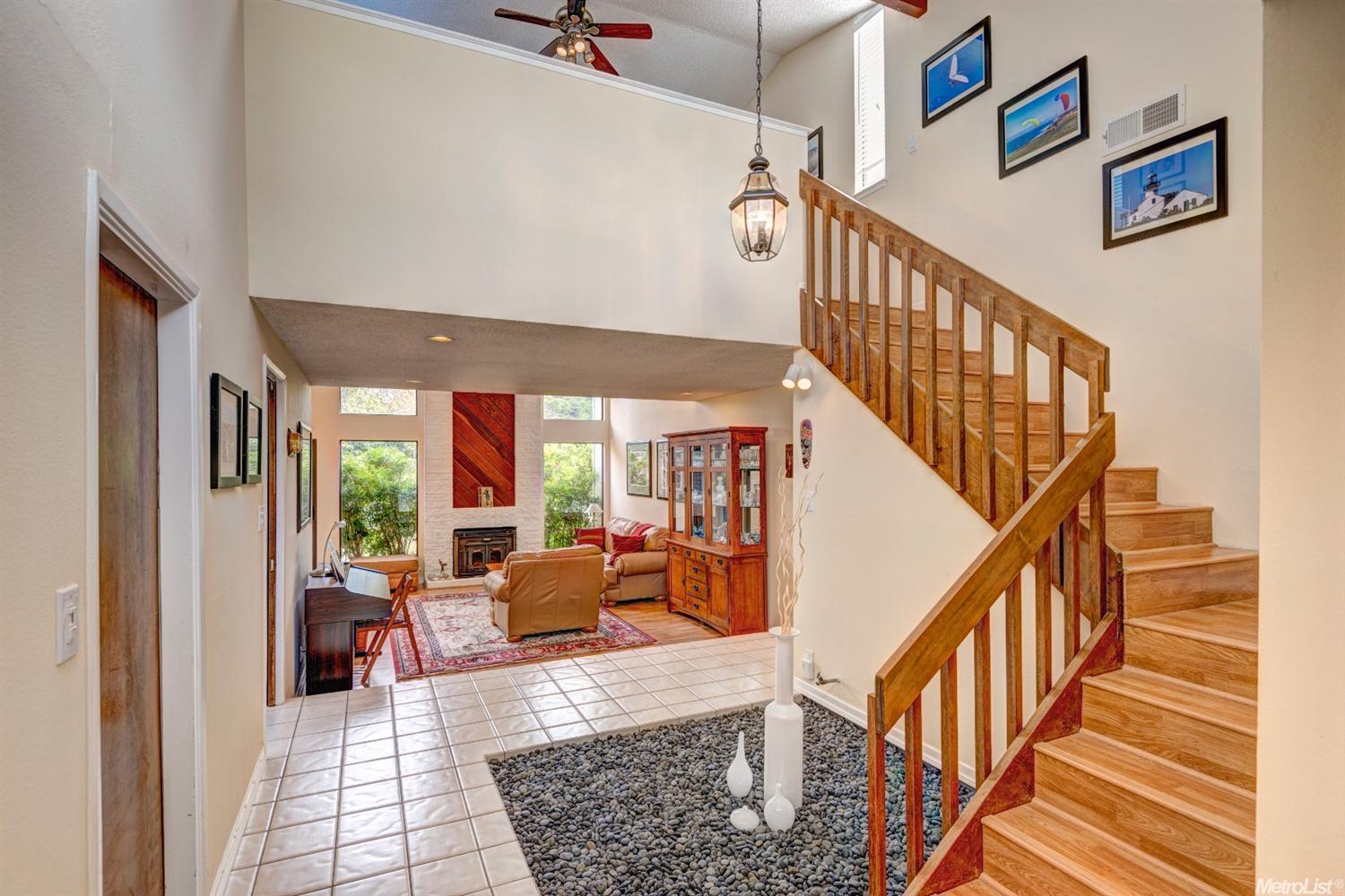 707 Hacienda Ave, Davis, CA 95616 photo 3