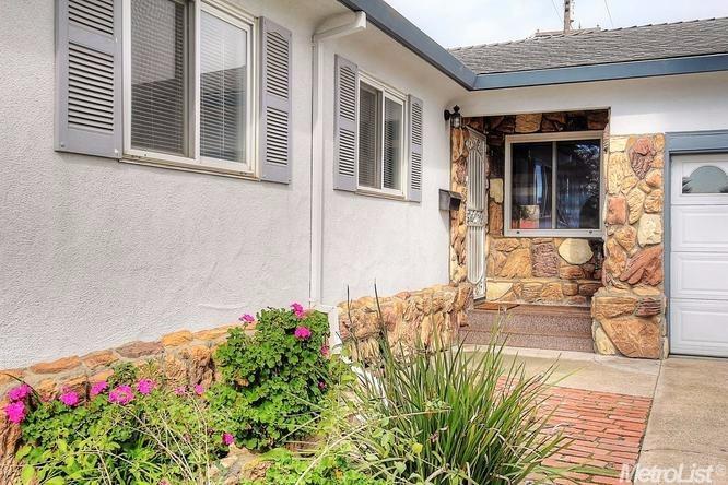 1111 E North St, Manteca, CA 95336 photo 4