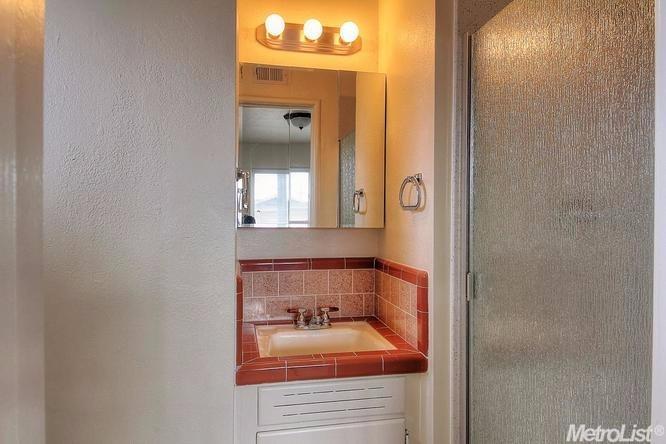 1111 E North St, Manteca, CA 95336 photo 20