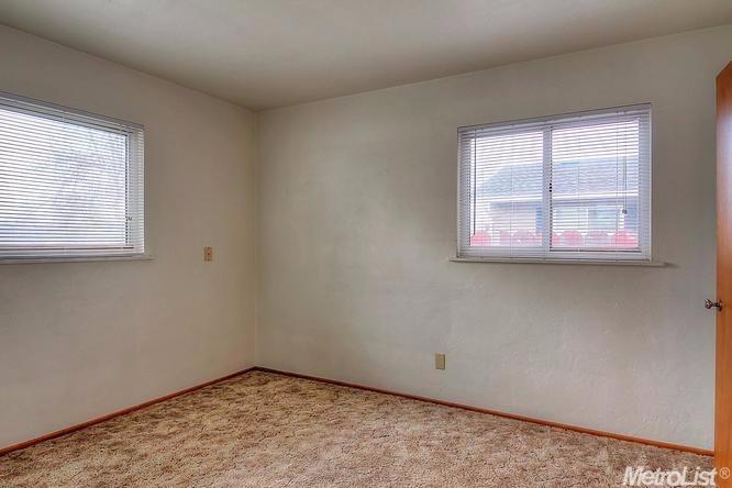 1111 E North St, Manteca, CA 95336 photo 18