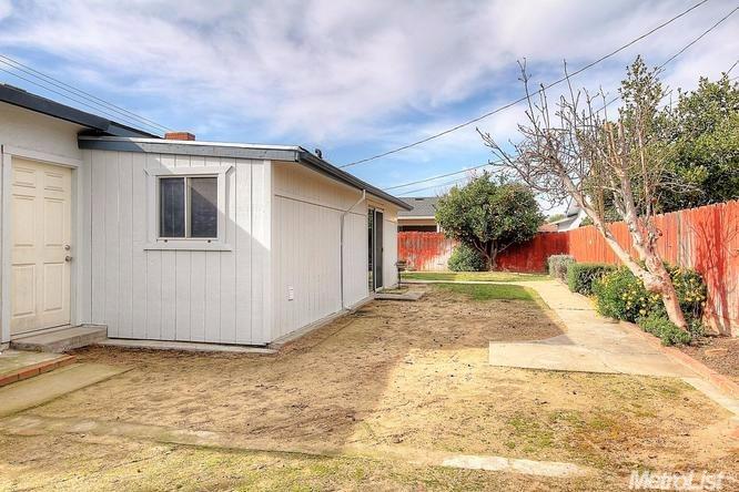 1111 E North St, Manteca, CA 95336 photo 22