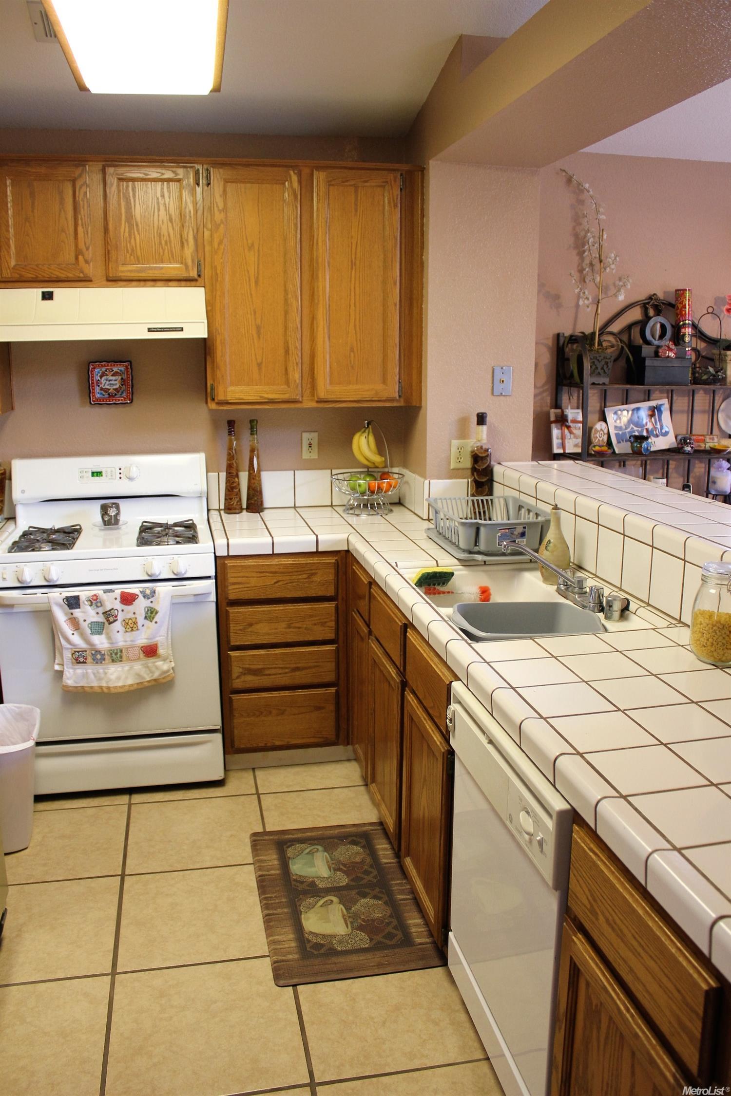 1613 Ironside Dr, Modesto, CA 95358 photo 4