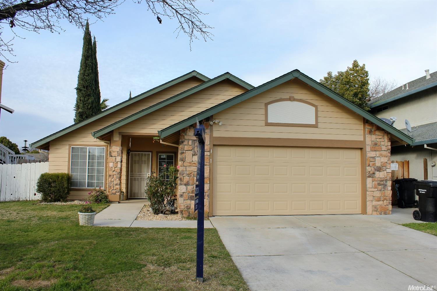 1613 Ironside Dr, Modesto, CA 95358 photo 1