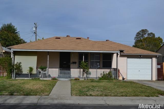 623 Pine St, Manteca, CA 95336 photo 1