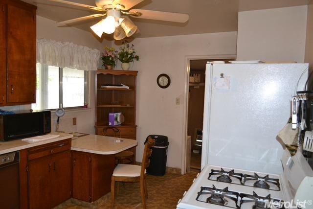 623 Pine St, Manteca, CA 95336 photo 9