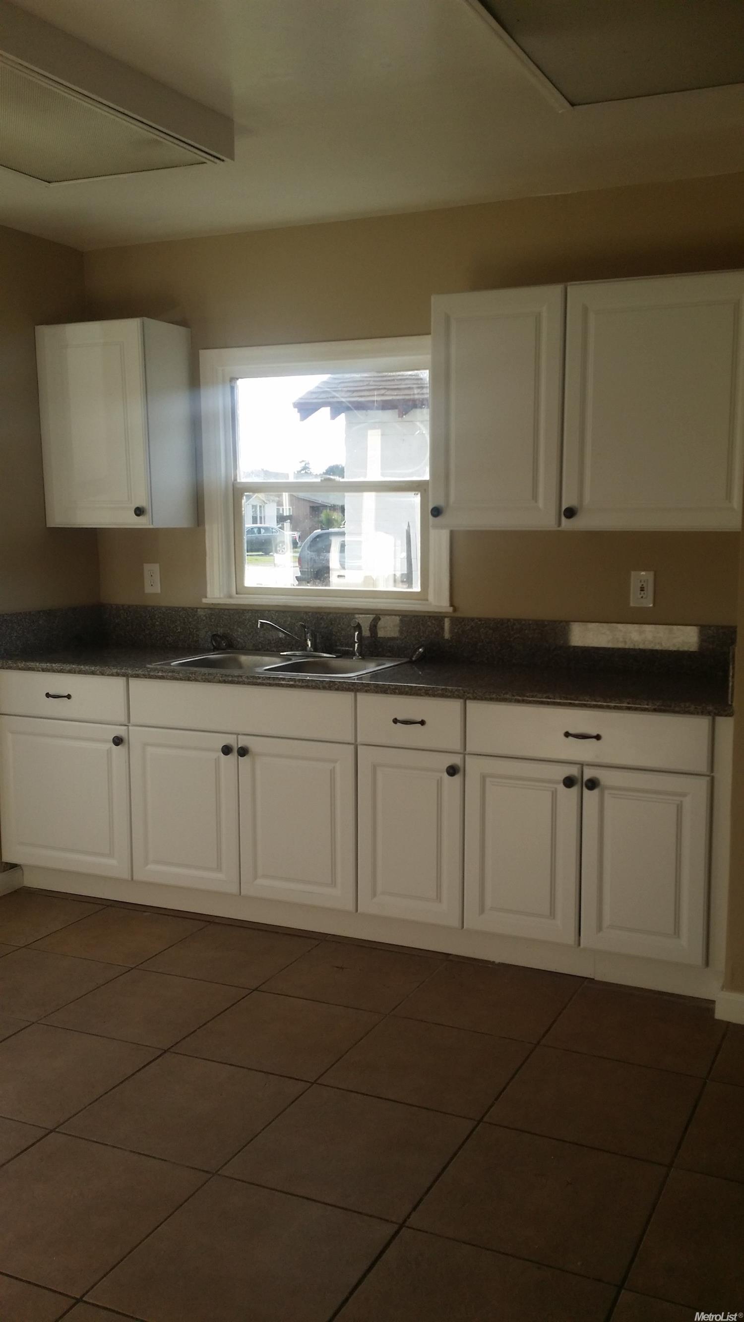 1221 Normandy Dr, Modesto, CA 95351 photo 6
