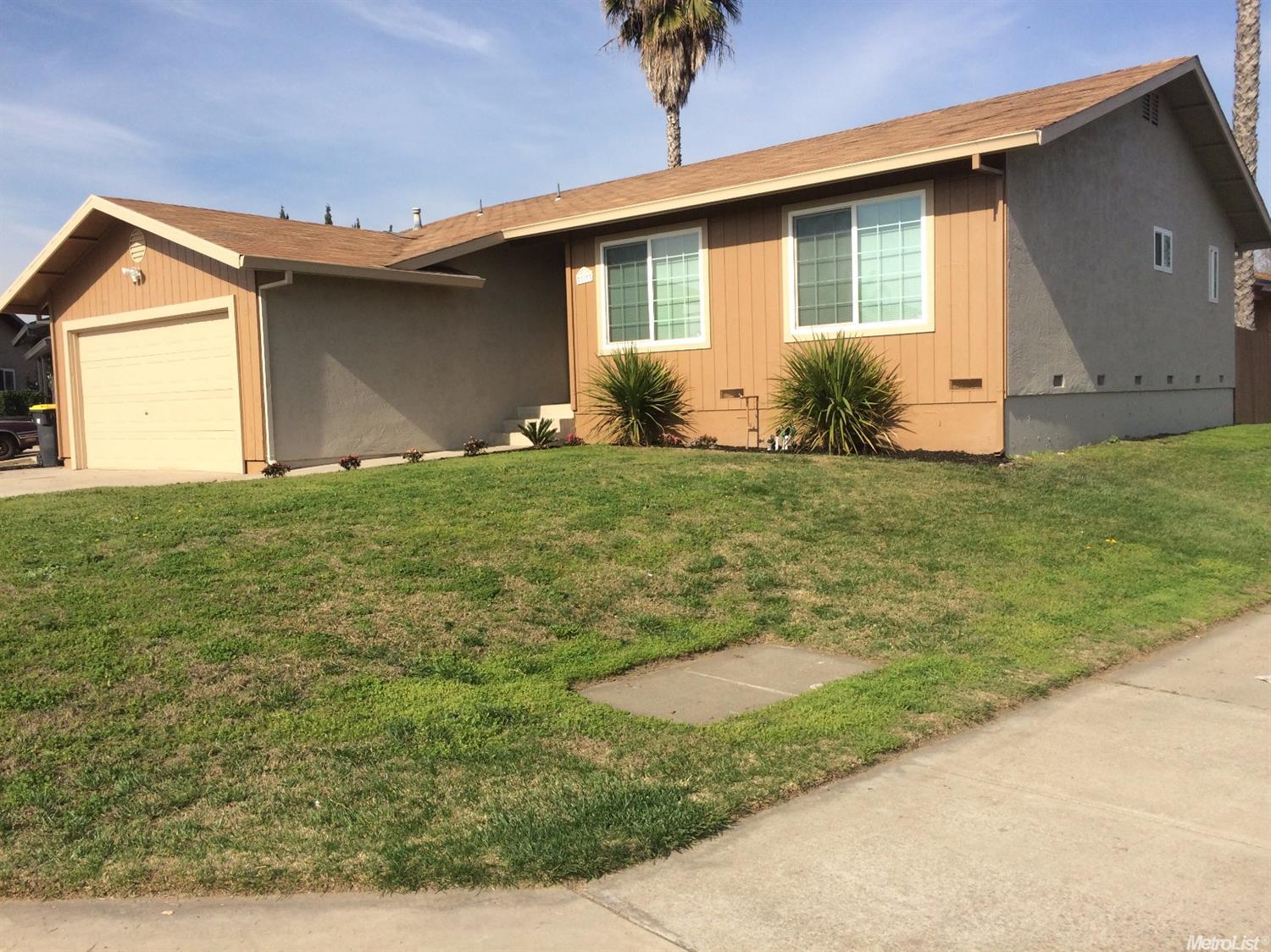 335 Gardner Ct, Lathrop, CA 95330 photo 3