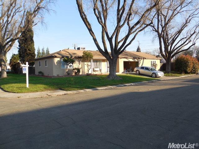 1806 Winning Ave, Modesto, CA 95350 photo 1