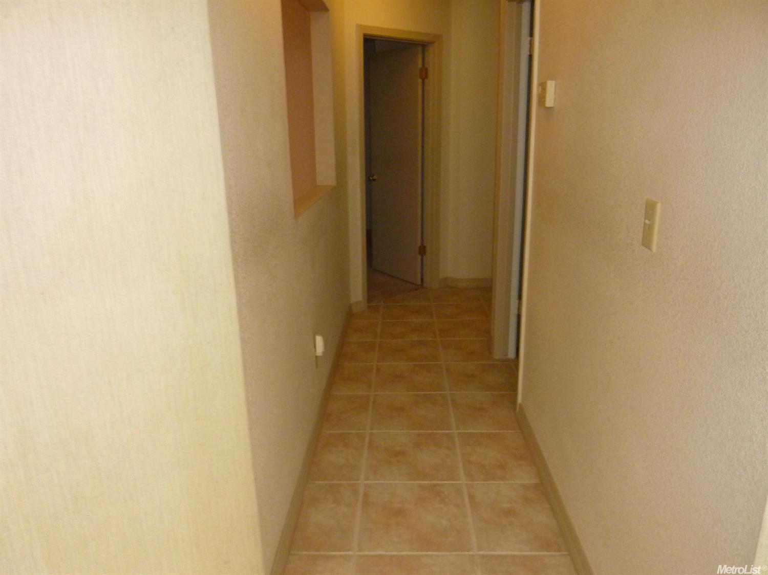 3621 Effingham Ln, Modesto, CA 95357 photo 8