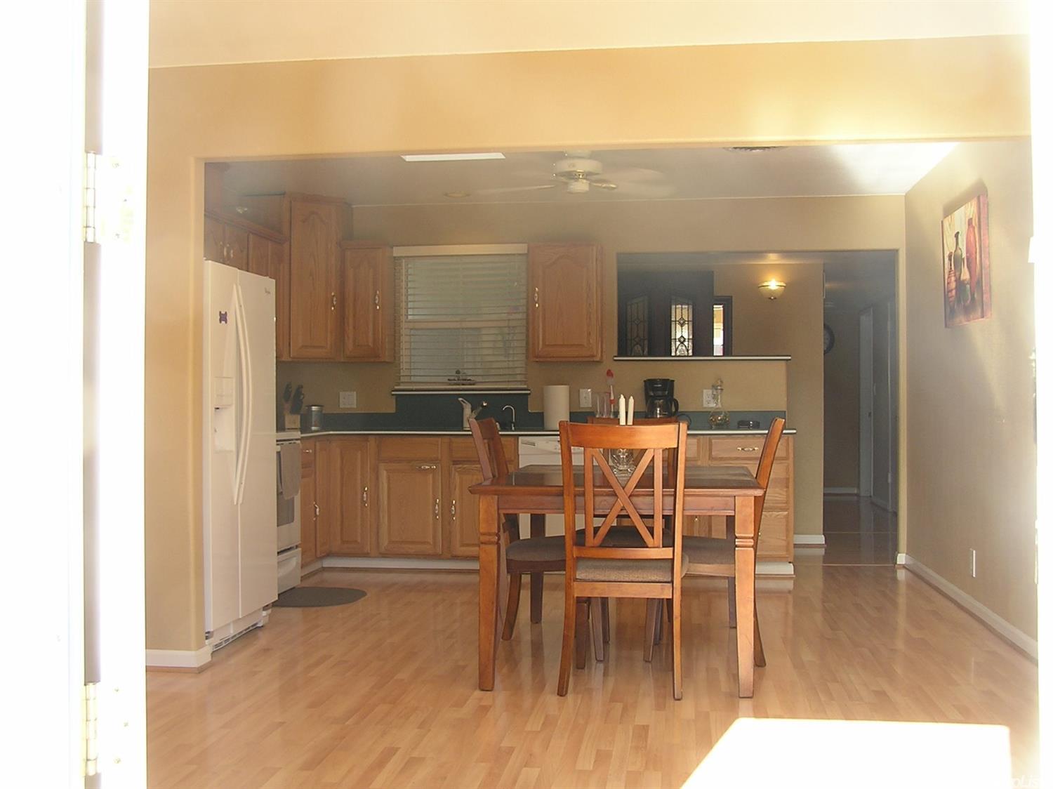 236 Granada Way, Tracy, CA 95376 photo 2