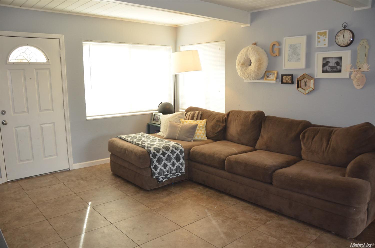 331 E 22nd St, Tracy, CA 95376 photo 4