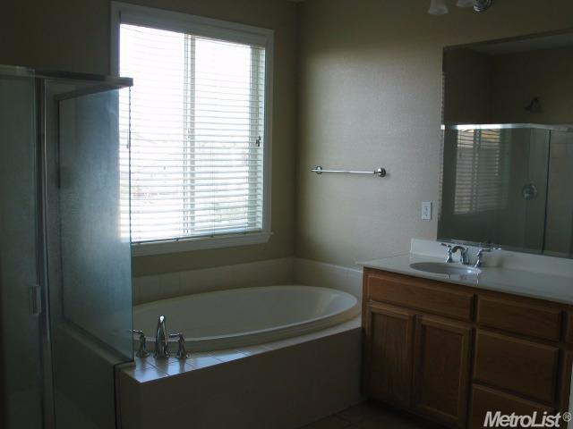 3113 Knightsbridge Dr, Modesto, CA 95355 photo 11