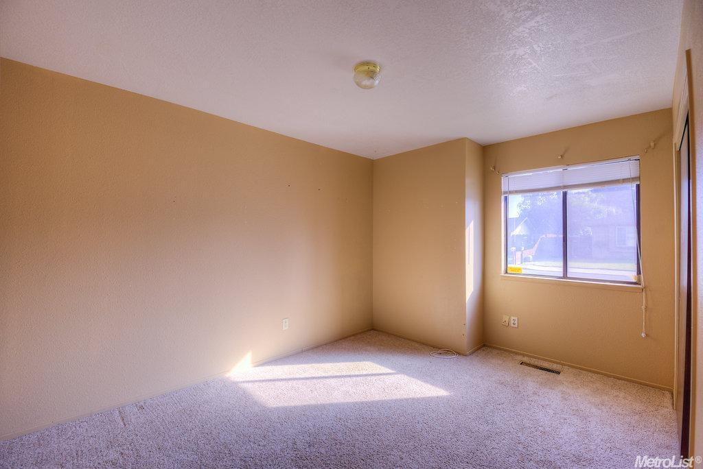 1281 Silverton Ave, Turlock, CA 95382 photo 8